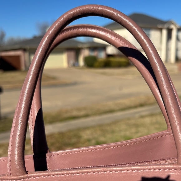 Vintage Furla that Survived Icepocalypse Winter 2026, but at what cost? - Picture 8 of 16